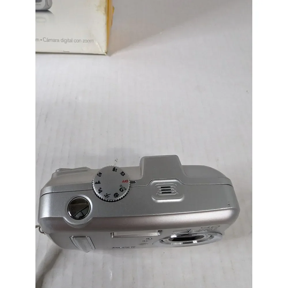Kodak Easyshare‎ CX7430 4 MP Digital Camera with 3x Optical Zoom *For Parts*
